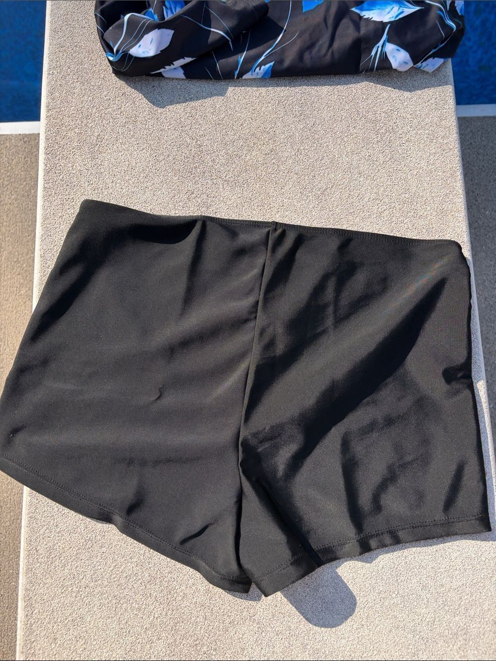 SHEIN Black Tankini with Blue Leaf Print - Picture 6 of 6